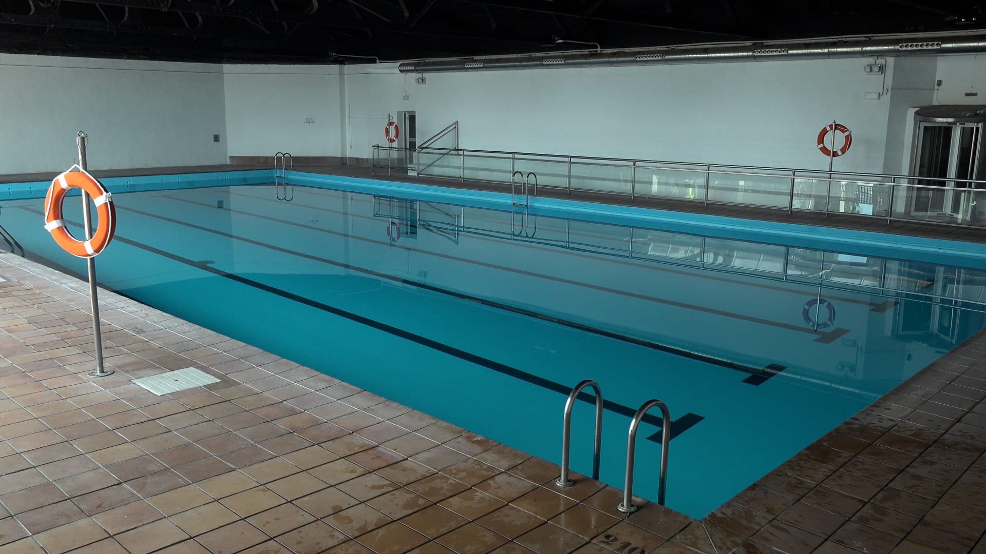 Piscina interior del CEM Patí Vic